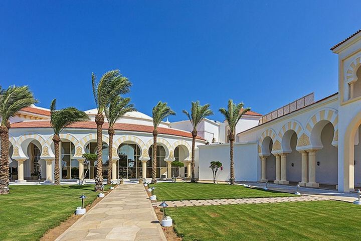 Hotel Exterior 74 of 90