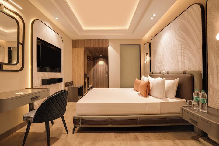 Room 8 of 35