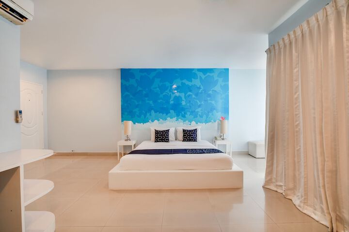 Room 6 of 70