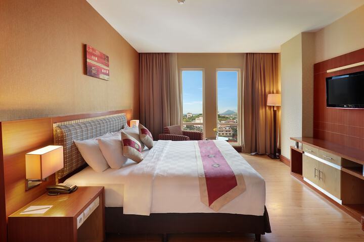 Room 10 of 85