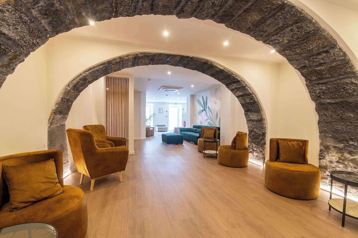 Entrance & Lobby