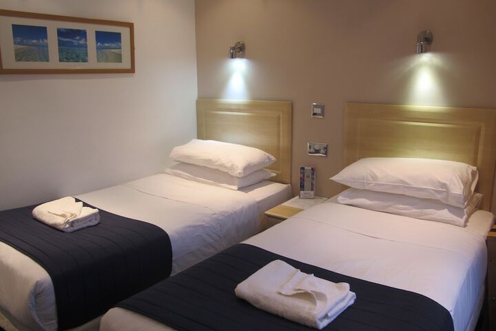 Room 37 of 54