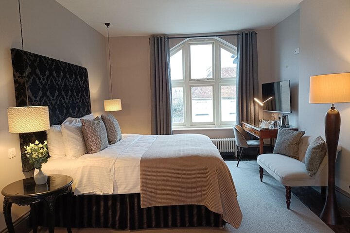 Room 2 of 38