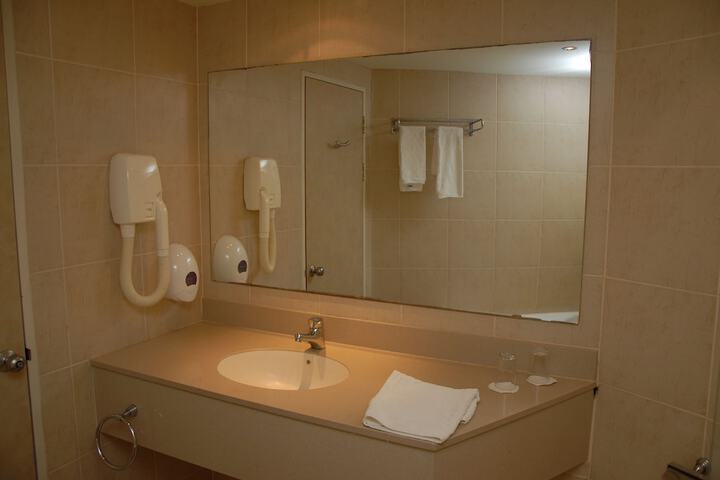 Room 13 of 31
