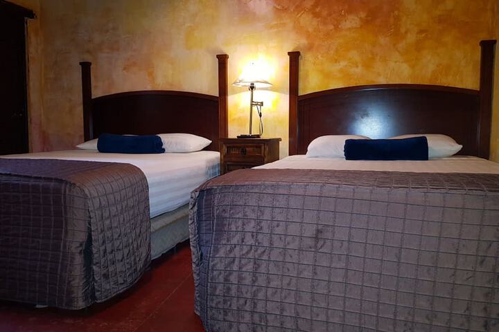 Room 13 of 37