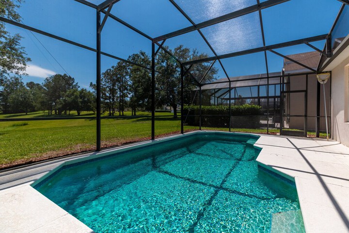 Pool 15 of 30