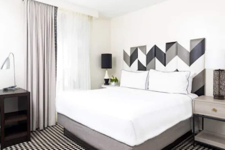 Room 21 of 87