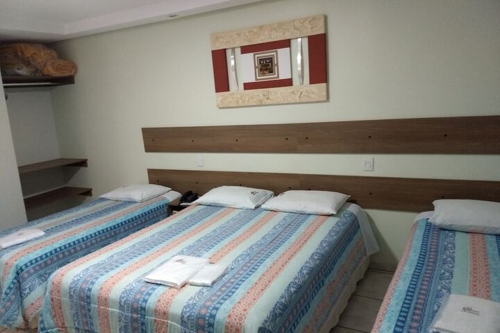 Room 10 of 39