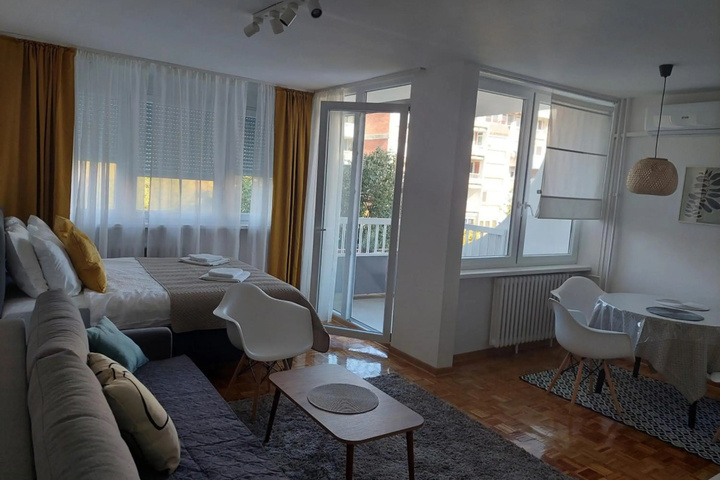 Room 4 of 13
