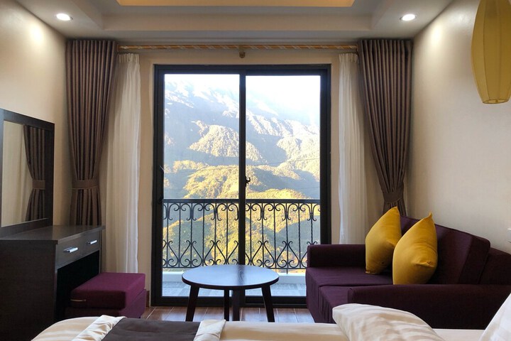 Room 16 of 32