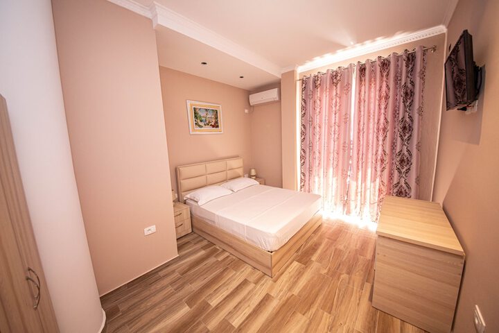 Room 2 of 41