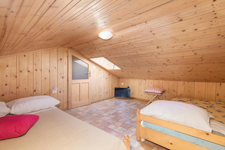 Stunning Home in Moscenice With Wifi and 2 Bedrooms