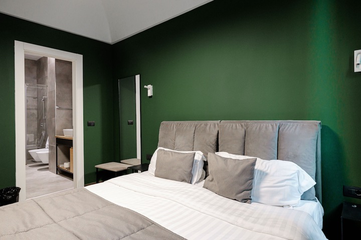 Room 7 of 49