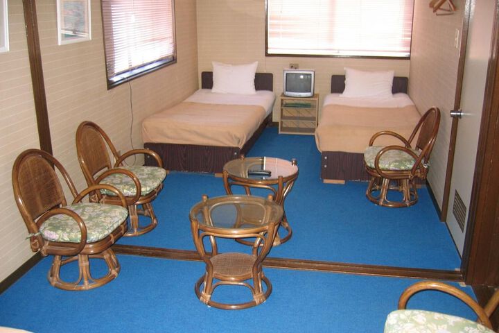 Room 5 of 15