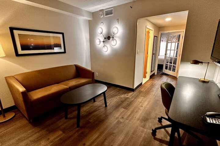 Room 35 of 74
