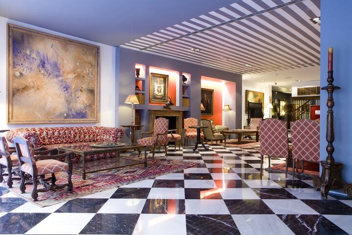 Guest Lobby
