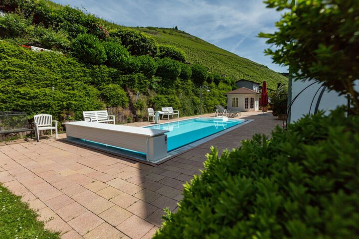 Pool 18 of 32
