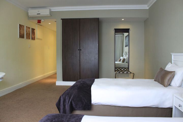 Room 11 of 52