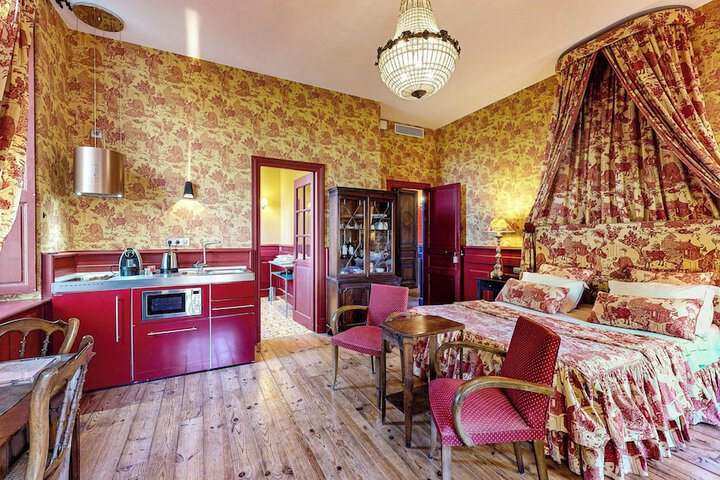 Room 27 of 139