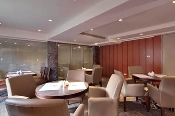 Dining Photos
