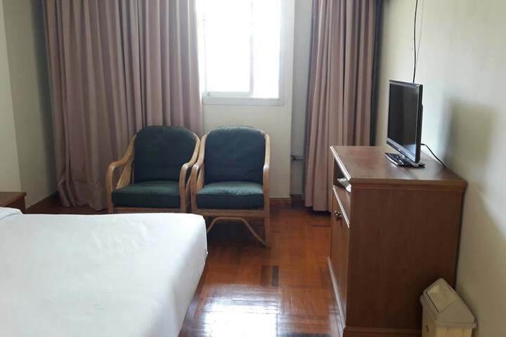Room 17 of 23