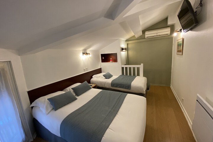 Room 29 of 76