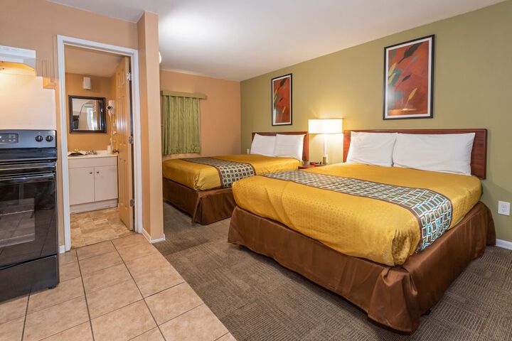 Room 9 of 16
