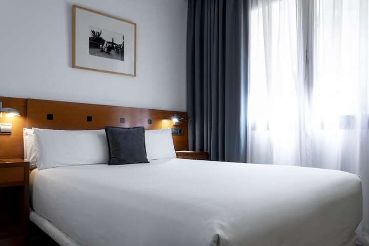 Room 7 of 34