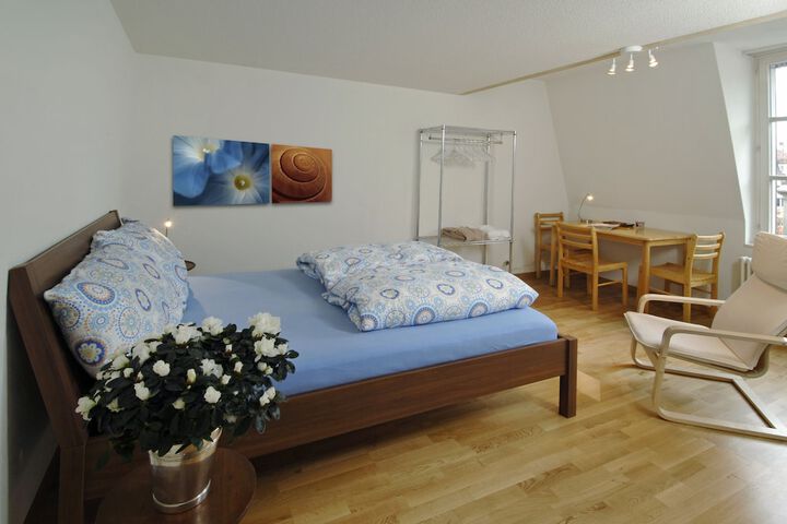 Room 4 of 42