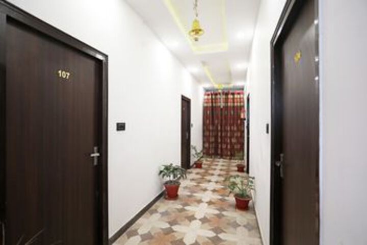 Ballroom/Hall 16 of 20