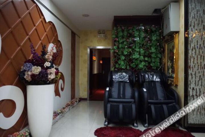 Hotel Interior 8 of 18