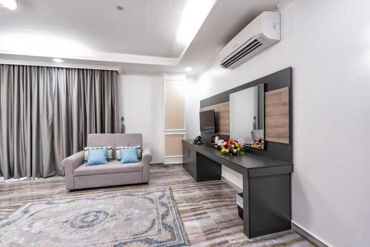 Room 17 of 34