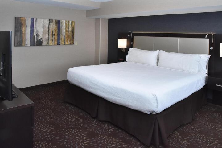 Standard | King Bed (14 of 33)