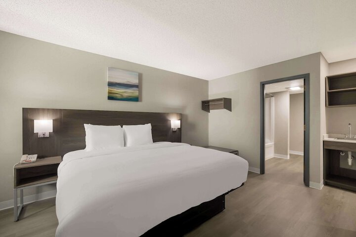 1 King Bed (13 of 20)