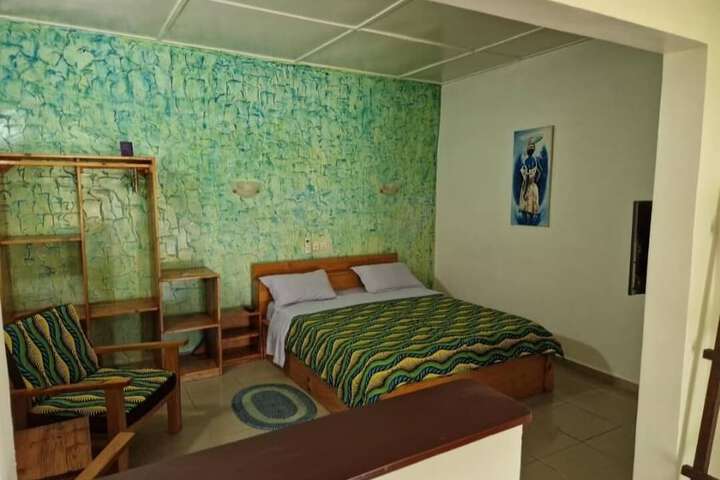 Room 9 of 90