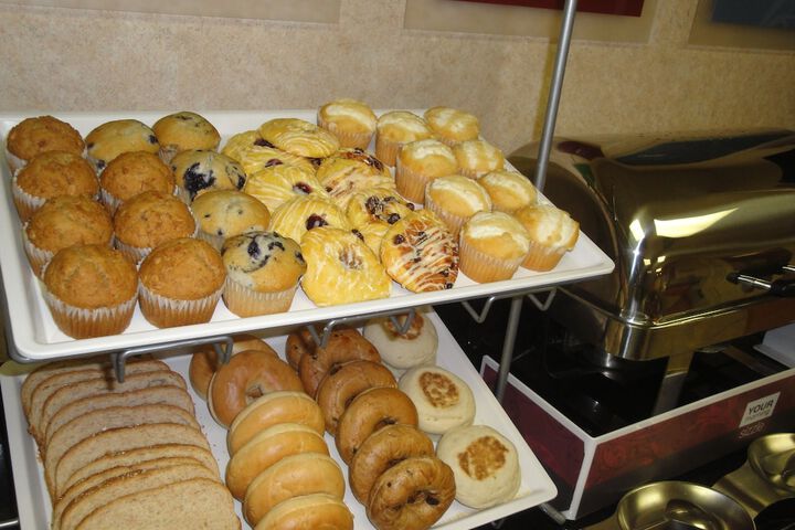 Breakfast/Coffee Service 40 of 54