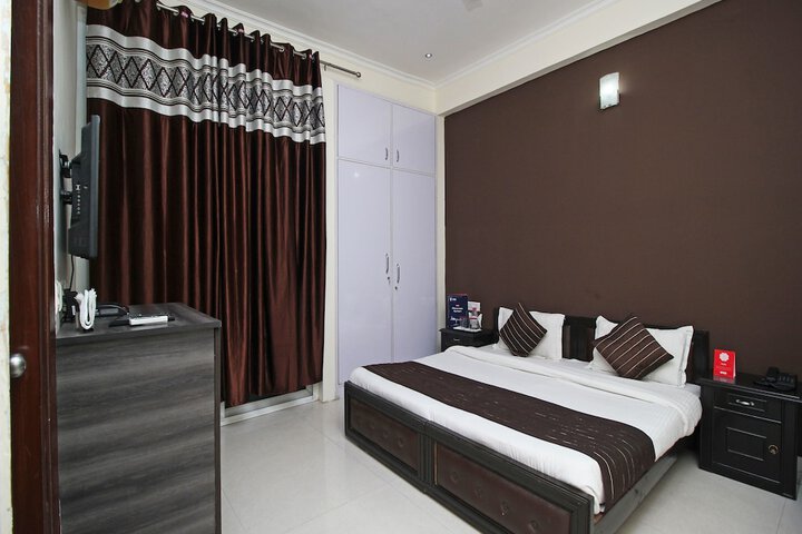 Room 15 of 18