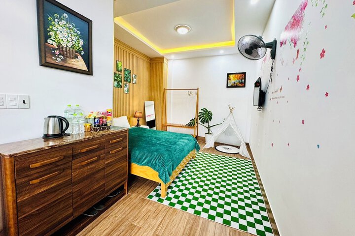 Room 46 of 146