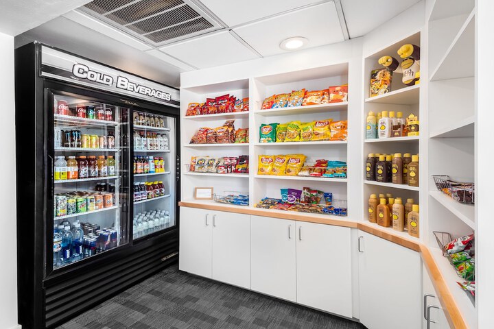 Snack bar