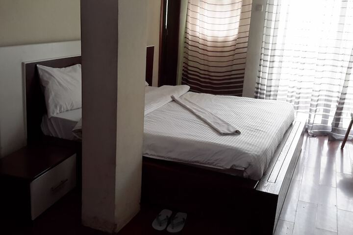 Room 2 of 36