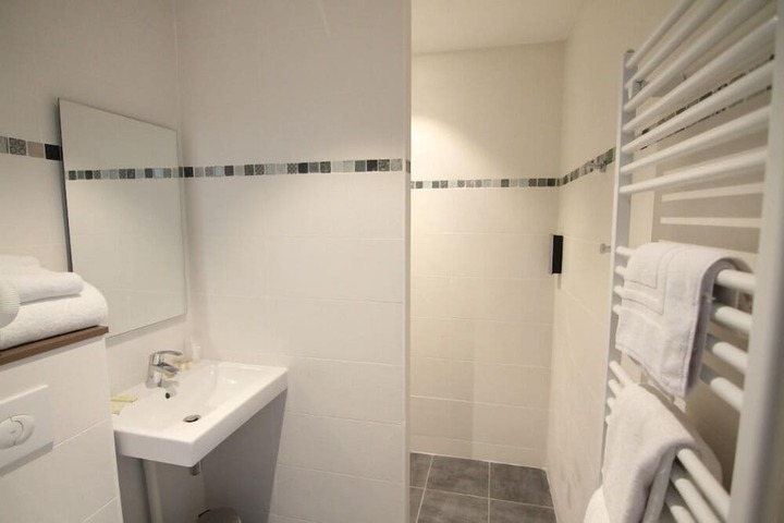 Room 45 of 62