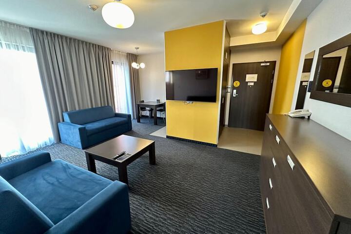 Room 11 of 81