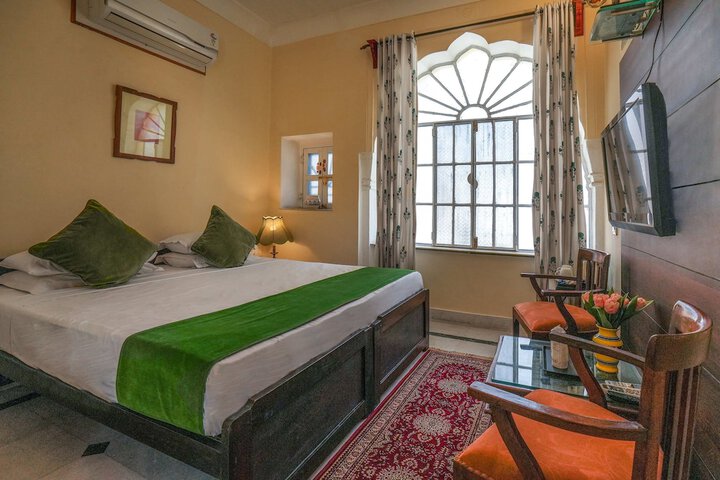 Room 5 of 36
