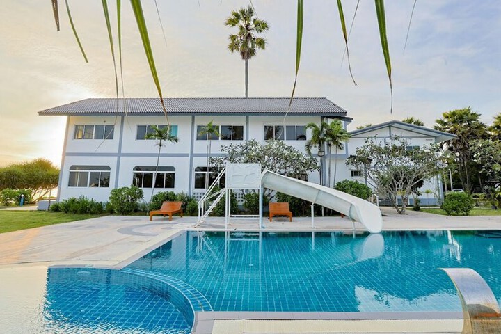 Pool 21 of 47
