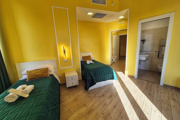 Room 11 of 36