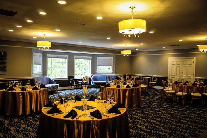 Ballroom/Hall 54 of 63