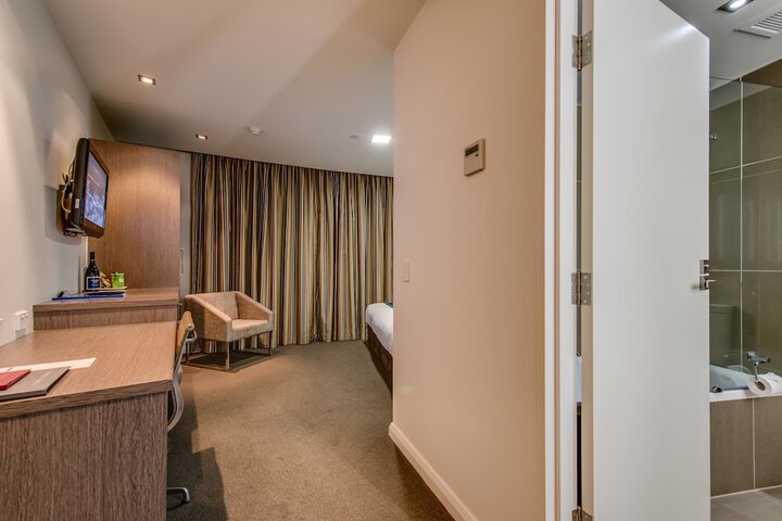 Room 8 of 42