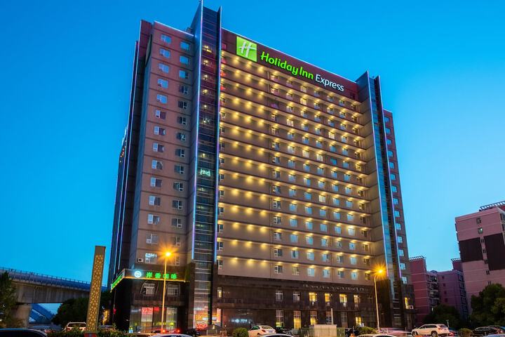 Hotel 73 of 88