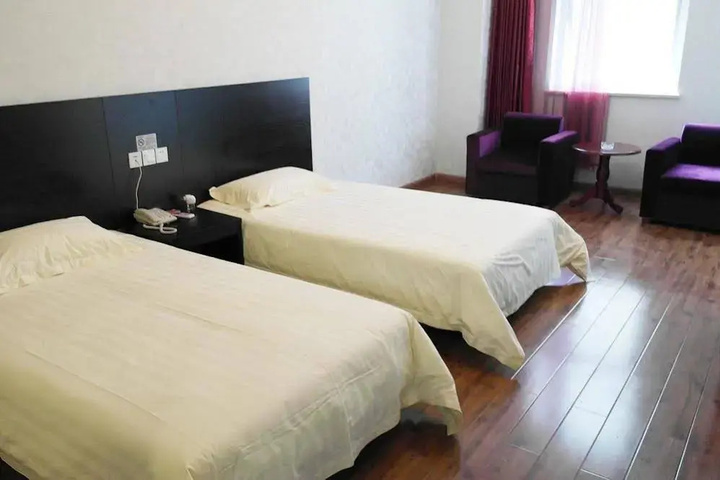 Room 4 of 14