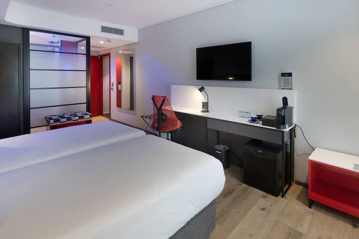 Room 65 of 165